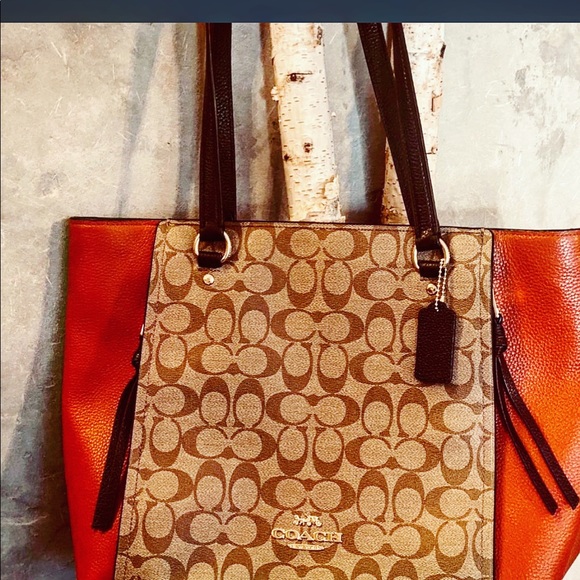 Coach Signature Marlon Tote In Colorblock bag - Picture 7 of 8